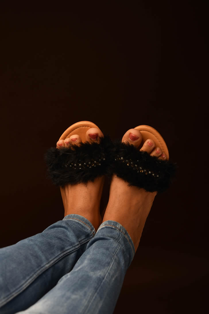 Black And Brown Fluff Fashion Ladies Slippers with Accessories.